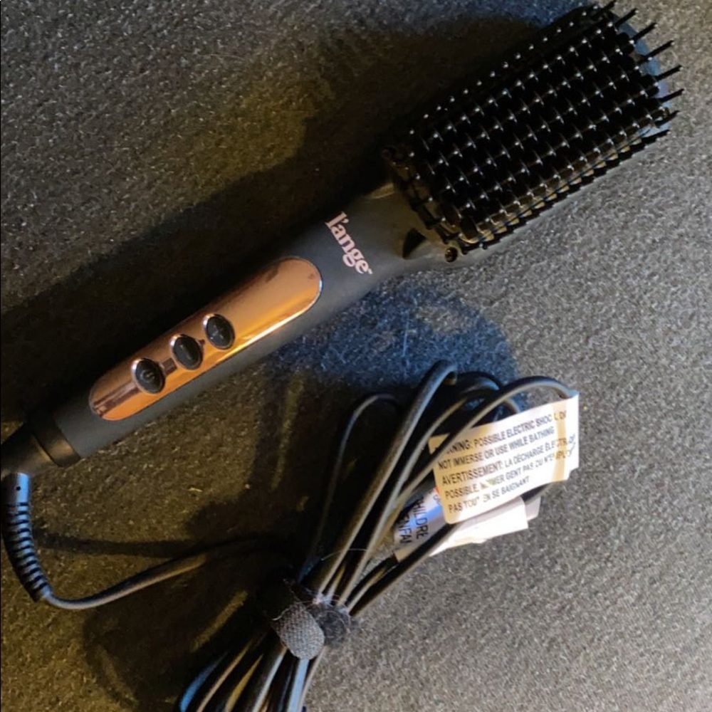 L’ange Brush Straightener w/ L’ange Heat Protectant